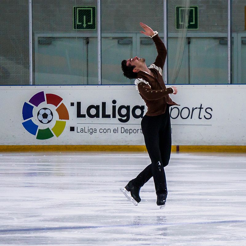 Javier Fernández durante su actuación en el Campeonato de España de patinaje artístico.