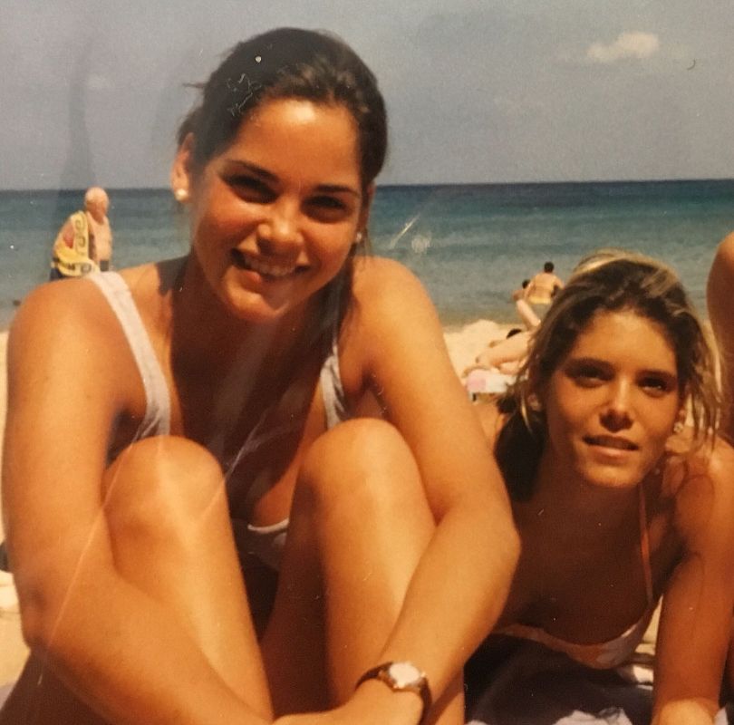 Teresa y Cristina con 15 años