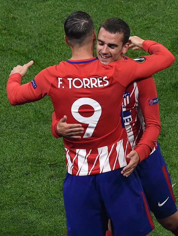 Griezmann deja su sitio en el campo a Fernando Torres en el minuto 90.
