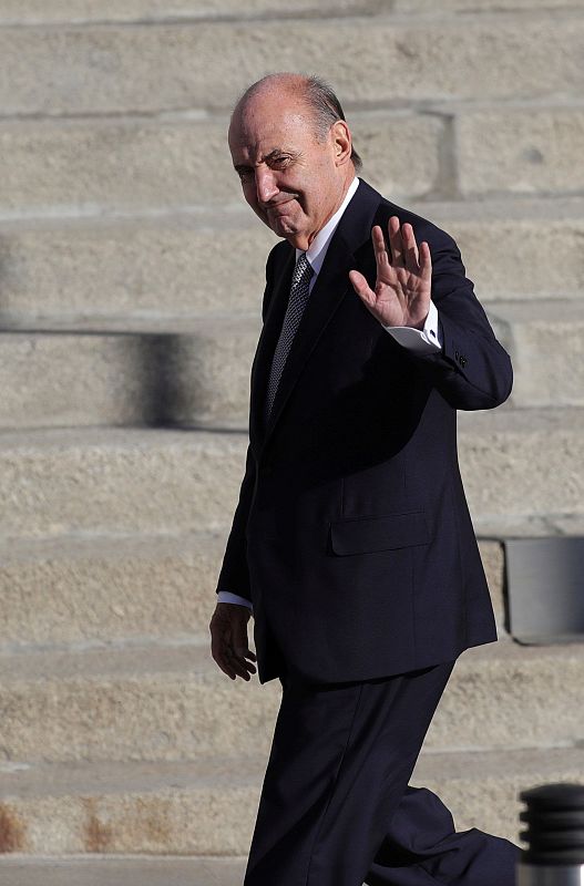 Miquel Roca, uno de los padres de la Constitución, llega al Congreso