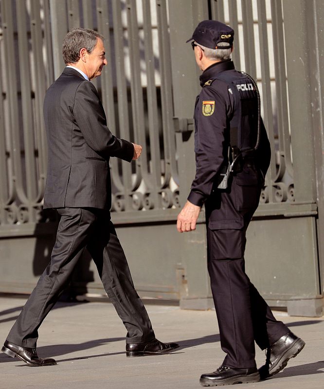 El expresidente José Luis Rodríguez Zapatero entrando en el Congreso