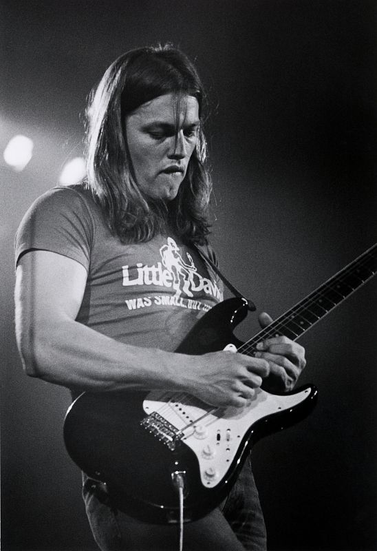 El guitarrista de Pink Floyd, David Gilmour, en concierto con su mítica 'Black Strat', en una imagen de 1973.