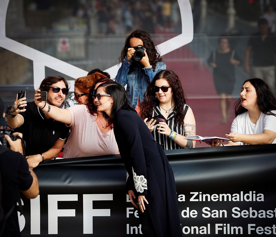 La actriz francesa Eva Green a su llegada al hotel que aloja a los invitados de la 67 edición del Festival, donde presenta su película 'Proxima' en la sección oficial del certamen