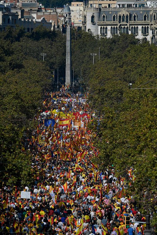 Vista áerea del Passeig de Gracia durante la manifestación contra el 'procés'