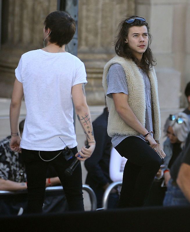 Harry Styles y Louis Tomlinson actuando en 'Jimmy Kimmel Live!' en Hollywood, California, en November de 2015.