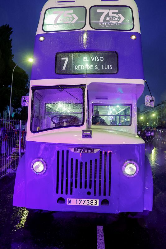 Autobús de la EMT en la cabalgata de Madrid