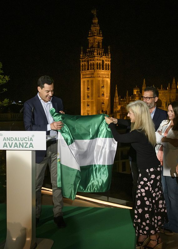 Acto pegada de carteles del PP
