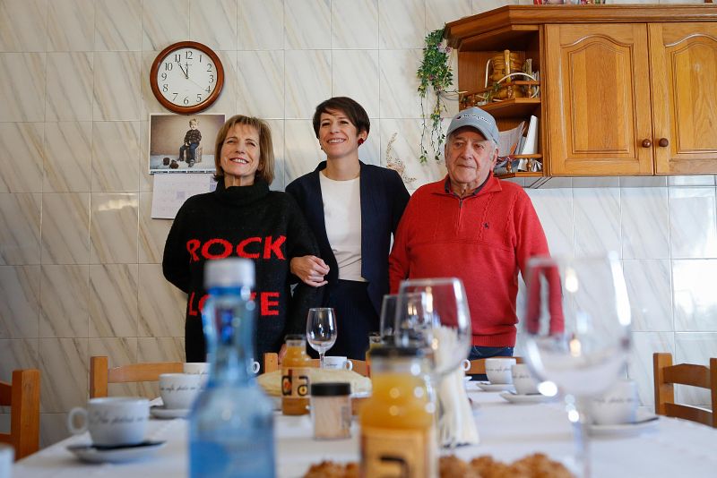 Pontón (BNG) inicia la campaña en la cocina de sus padres.jpg