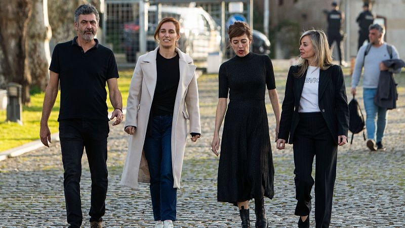 Marta Lois hace campaña por la sanidad en Vigo acompañada de Mónica García