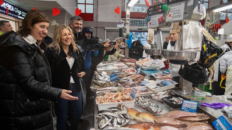 Elecciones Galicia 2024: Díaz y Lois pasean por el mercado de Cangas de Morrazo (Pontevedra)