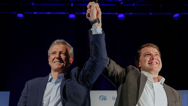 Alfonso Rueda (PP) participa con el presidente de Castilla y León, Alfonso Fernández Mañueco, en un mitin en en O Barco, Ourense.