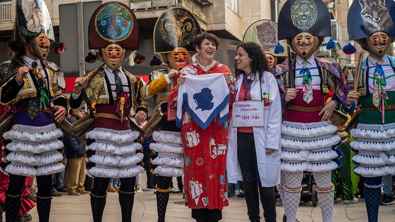 La candidata a la presidencia de la Xunta del BNG, Ana Pontón, participa en el Entroido de Verín