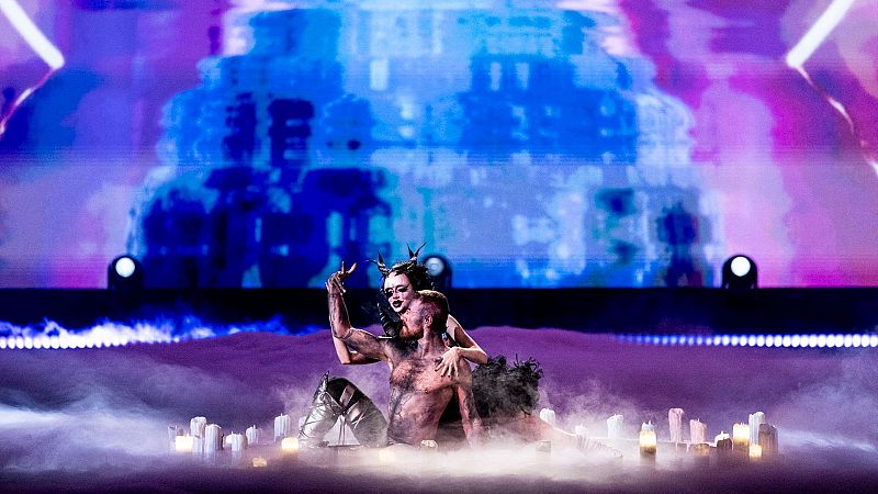 Bambie Thug representa a Irlanda en Eurovisión 2024 con la canción "Doomsday Blue"