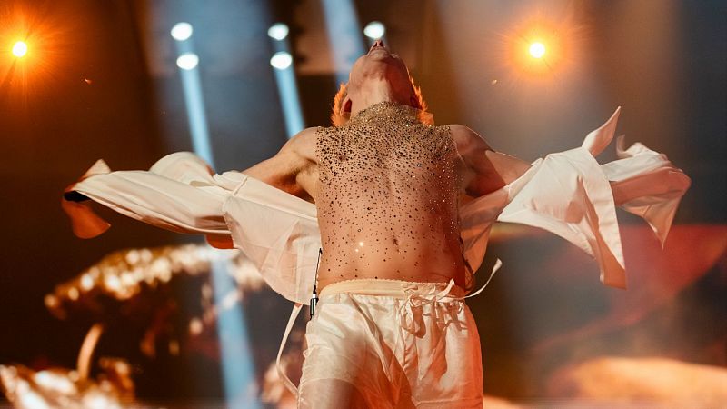 Mustii representa a Bélgica en Eurovisión 2024 con la canción "Before The Party's Over"