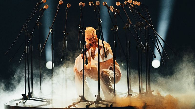 Mustii representa a Bélgica en Eurovisión 2024 con la canción "Before The Party's Over"