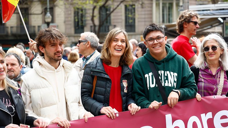 La candidata por Comuns Sumar, Jéssica Albiach, asiste a la manifestación por el Día de los Trabajadores este miércoles