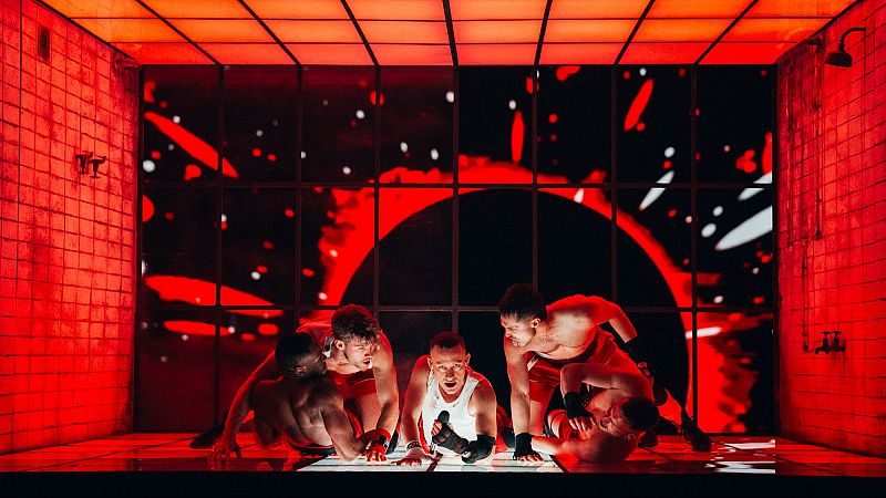 Olly Alexander representa a Reino Unido en Eurovisión 2024 con la canción "Dizzy"