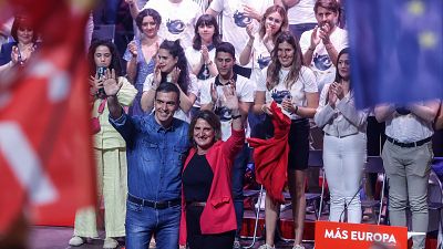 Pedro Sánchez y Teresa Ribera durante el inicio de la campaña