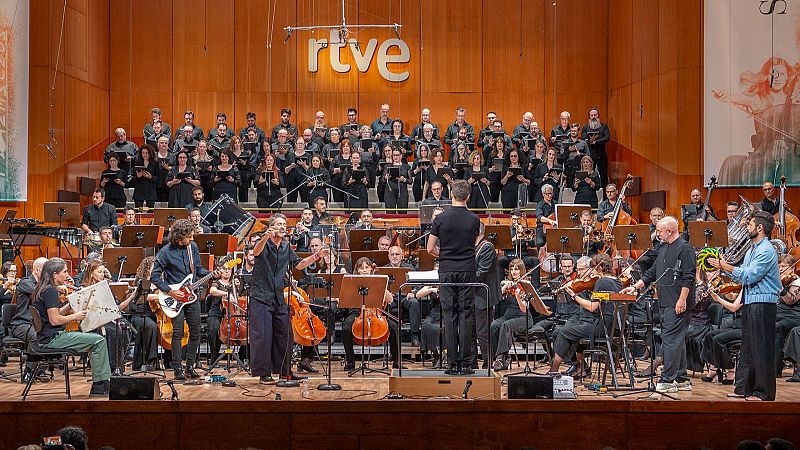 Vetusta Morla interpreta junto a la Orquesta Sinfónica y Coro RTVE la canción que da nombre a su nuevo disco, "Figurantes".