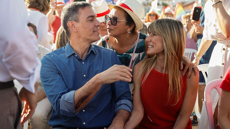 PEdro Sánchez y Begoña Gómez en un acto del PSOE en Benalmádena