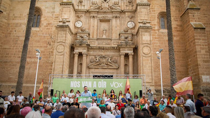 Santiago Abascal participa en un acto de Vox en Almería