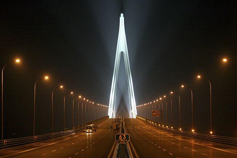 A view of the incomplete Hangzhou Bay Bridge in Ningbo