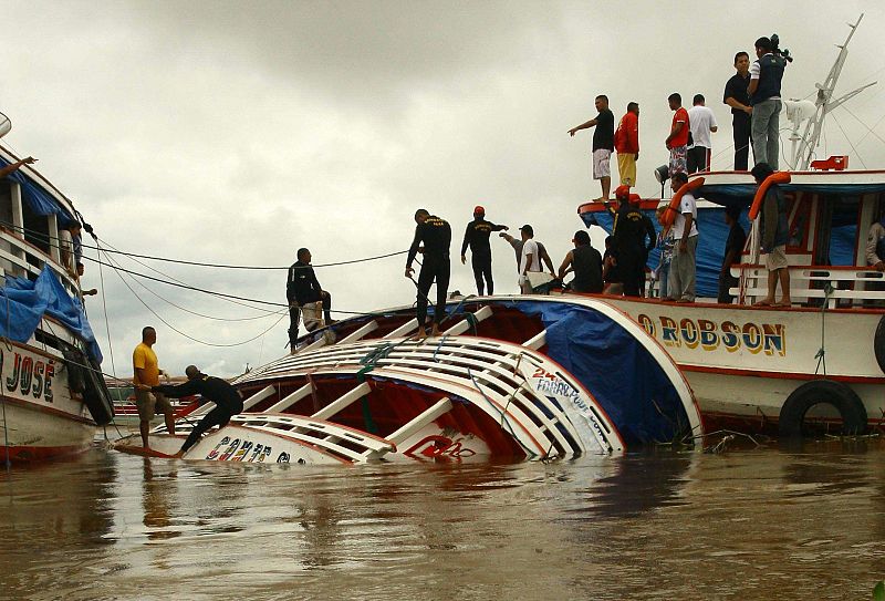 Al menos 15 muertos en naufragio en el río Amazonas