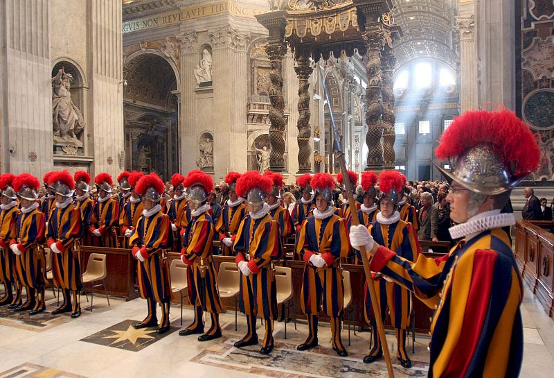 Juramento de nuevos reclutas de la Guardia Suiza