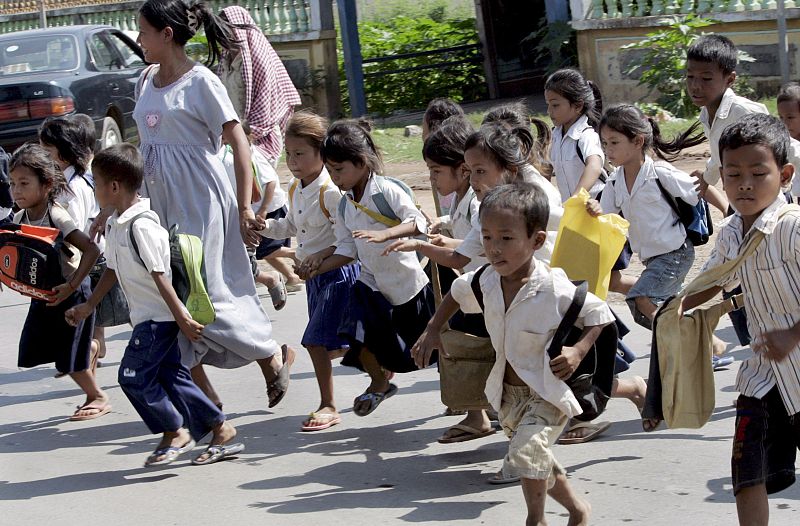 Los escolares en Camboya se quedan sin desayuno gratis