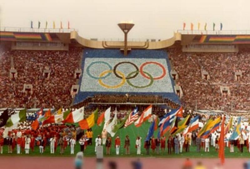 Los atletas desfilan en la inauguración de Moscú 1980