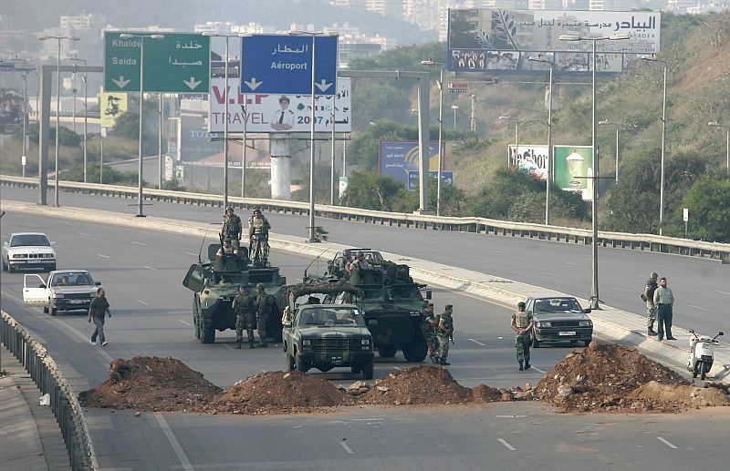 El ejército se enfrenta a los rebeldes