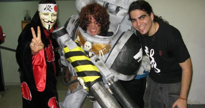 Tres 'otakus', en Expomanga 2008