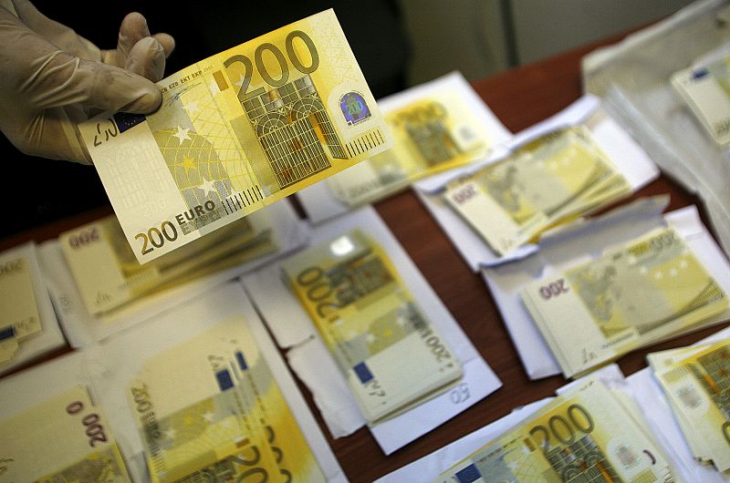 Billetes de euro falsos