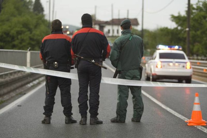 ATENTADO CUARTEL GUARDIA CIVIL
