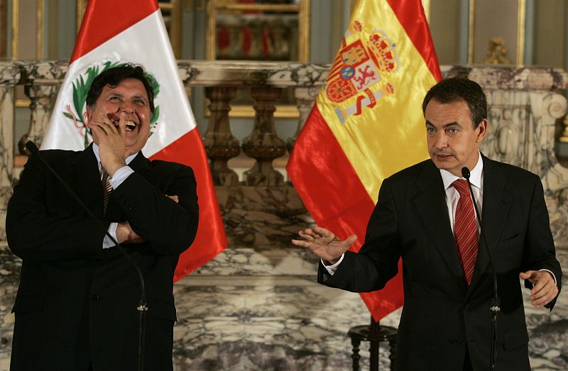 Zapatero viaja a Perú