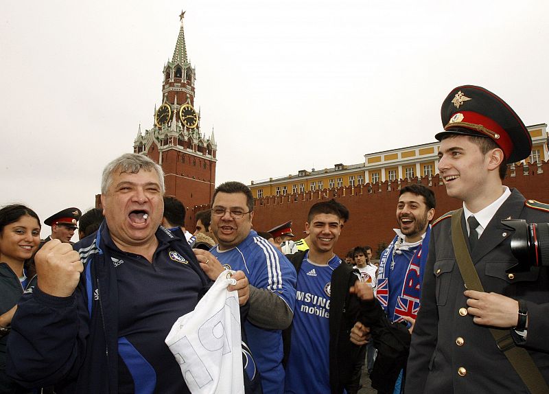 Los aficionados del Chelsea, deseosos de ver la primera Champions de su equipo.