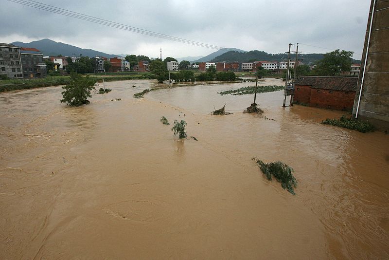 Inundaciones causadas por las lluvias torrenciales en Jingang, en la provincia china de Hunan