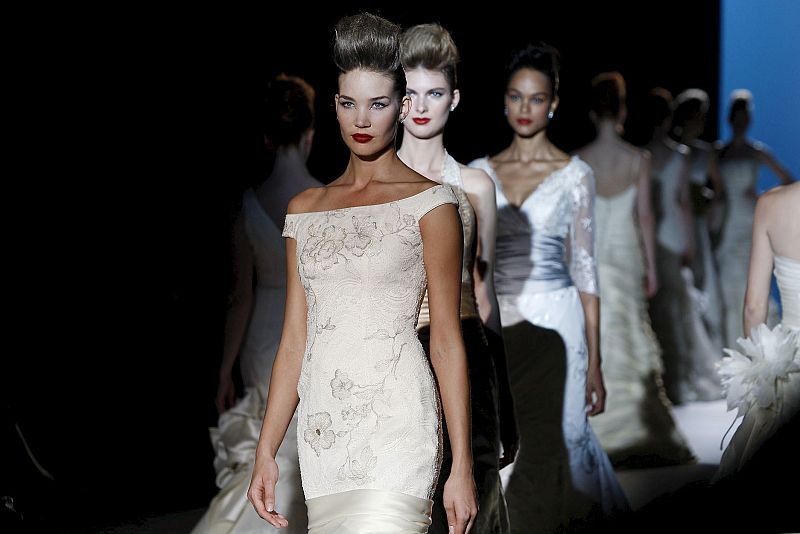 Varias modelos lucen diseños de Patricia Avendaño en la Pasarela Gaudi Novia incluida en el salón Barcelona Bridal Week-Novia España que se celebra en Barcelona.