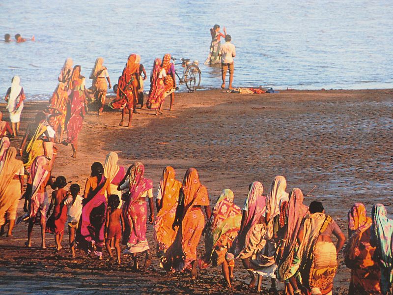 Ritual funerario en el río Narmada
