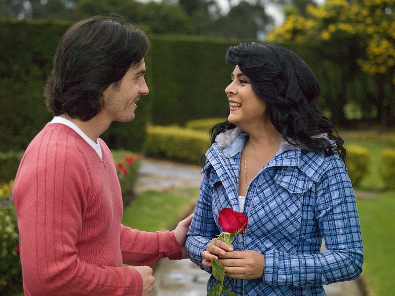 Jerónimo y Victoria en el jardín