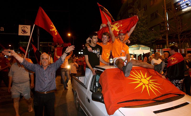 Celebración en las calles de Macedonia tras las elecciones