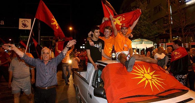 Celebración en las calles de Macedonia tras las elecciones
