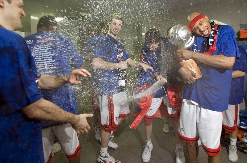 TAU VITORIA / F. C. BARCELONA