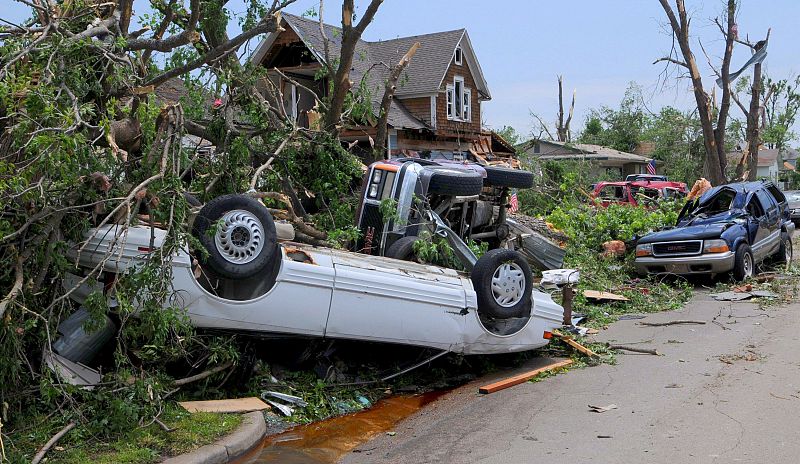 Tornado destructivo en Kansas