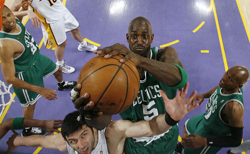 Los Celtics estuvieron estuvieron a punto de lograr otra remontada en la cancha angelina, al ponerse 90-90 a cuatro minutos para el final del partido.