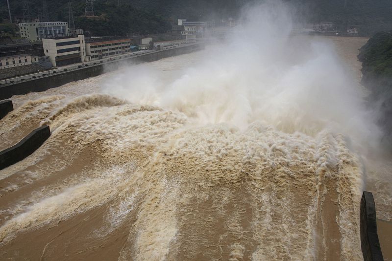 Abren los embalses en China para bajar el nivel de las aguas