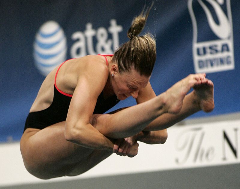 Nancilea Foster salta el trampolín tres metros