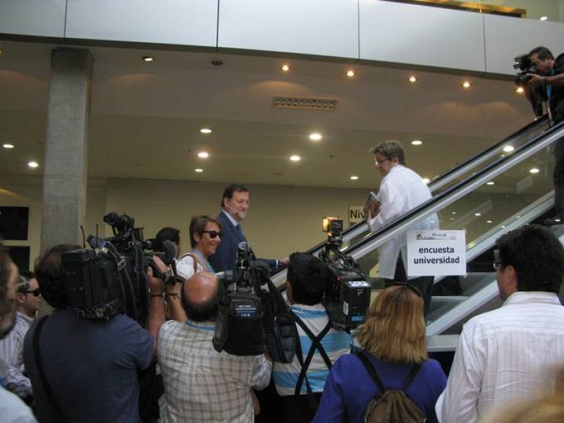 Rajoy sube en su Congreso