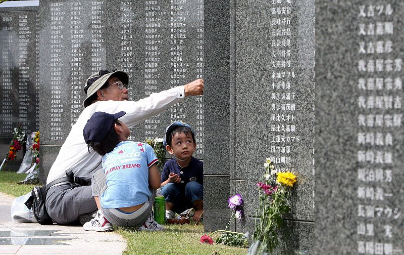 Conmemoración del 63º aniversario de la Batalla de Okinawa