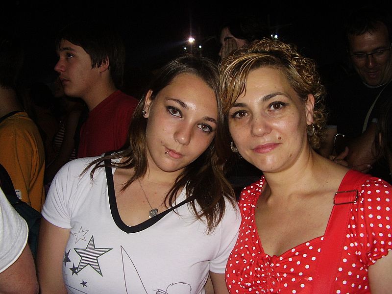 Madre e hija en el festival